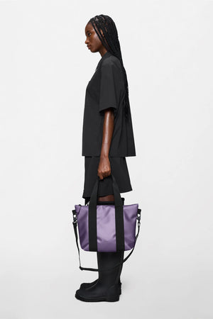 RAINS Tote Bag Micro Purple duffel bag with black straps