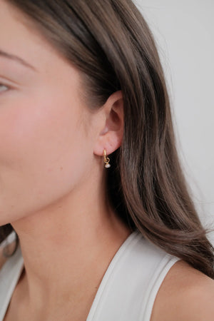 ZAFINO Emery Pearl Gold hoop earrings with pearl accents 7381