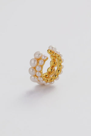 ZAFINO Luna Pearl Ear Cuff Gold hoop earring with pearl-like beads