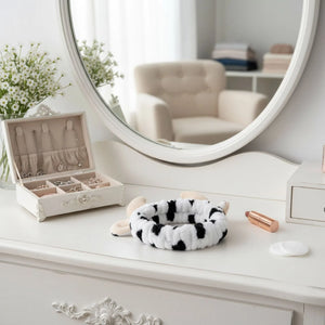 The Somerset Toiletry Co Spa Head Band − Fresian Cow
