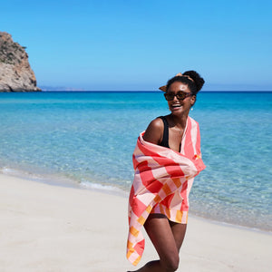 DOCK & BAY Beach Towel - Clubhouse Collection - Raspberry Road - L