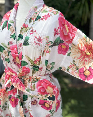 Blazing Daisy Fleur Kimono Robe White Floral print