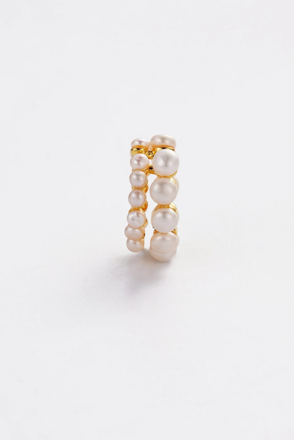 ZAFINO Luna Pearl Ear Cuff Gold hoop earring with pearl-like bead