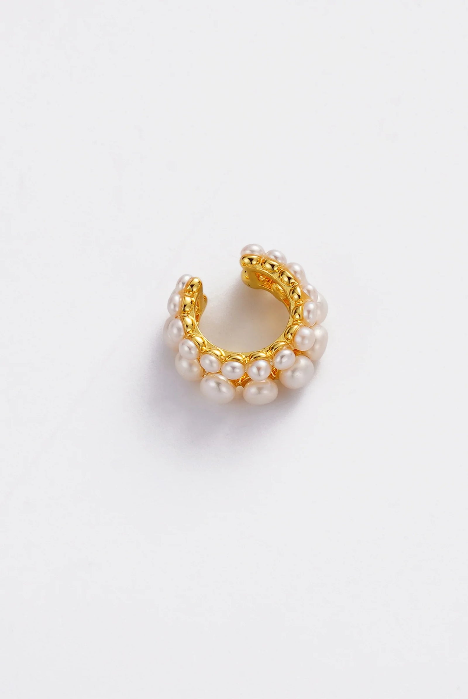 ZAFINO Luna Pearl Ear Cuff Gold hoop earring with pearl-like beads