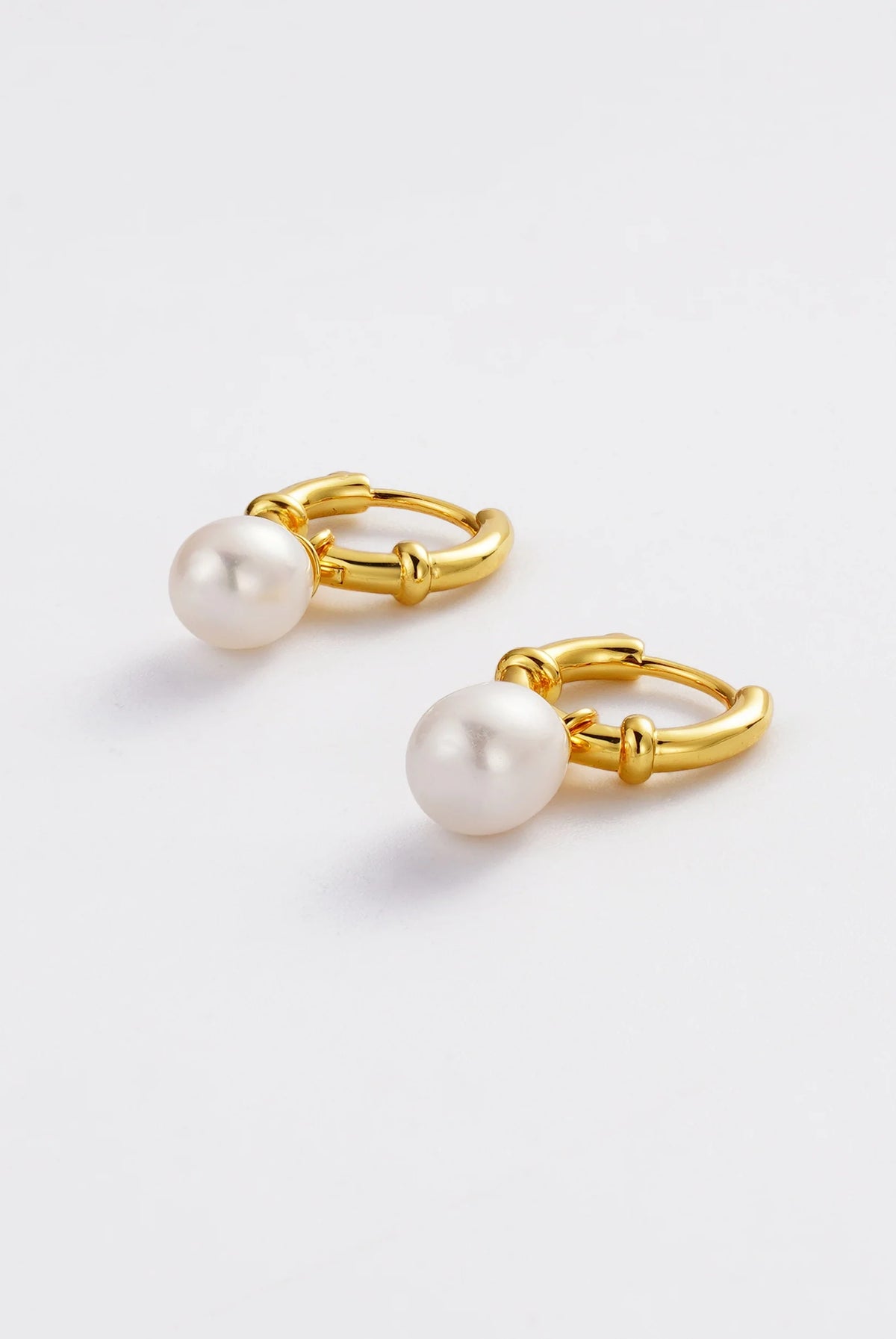 ZAFINO 7788 Tessa Pearl Hoop - Gold