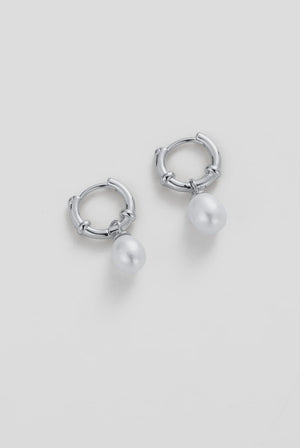 ZAFINO Tessa Pearl Hoop Silver hoop earrings with pearl beads 7789