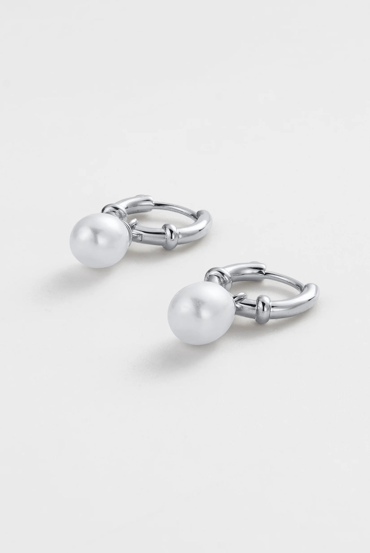 ZAFINO Tessa Pearl Hoop Silver hoop earrings with pearl beads 7789