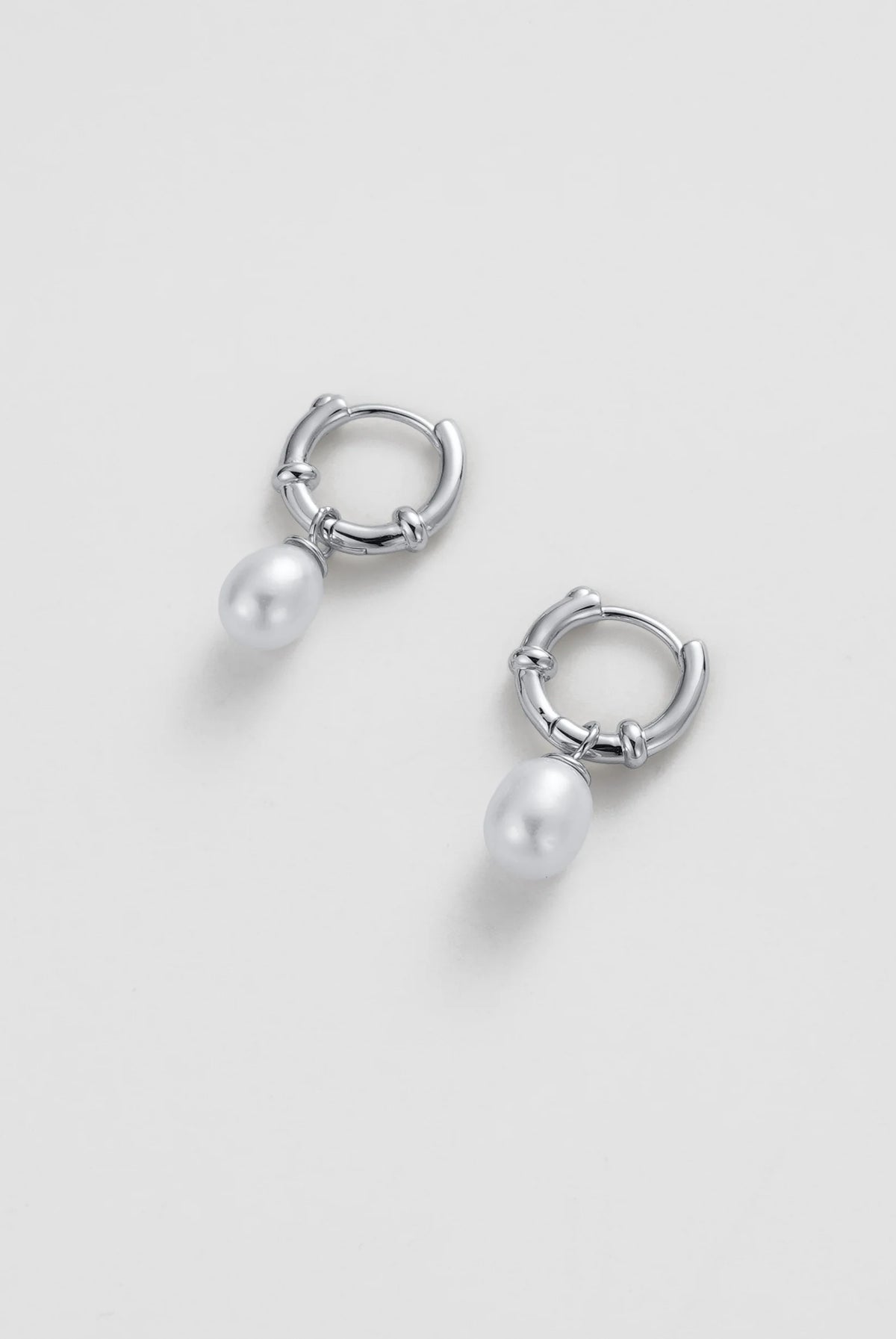 ZAFINO Tessa Pearl Hoop Silver hoop earrings with pearl beads 7789