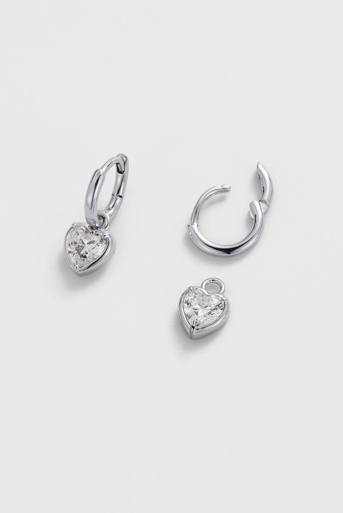 ZAFINO 7845 Amor Earring - Silver Pair of silver heart-shaped earrings