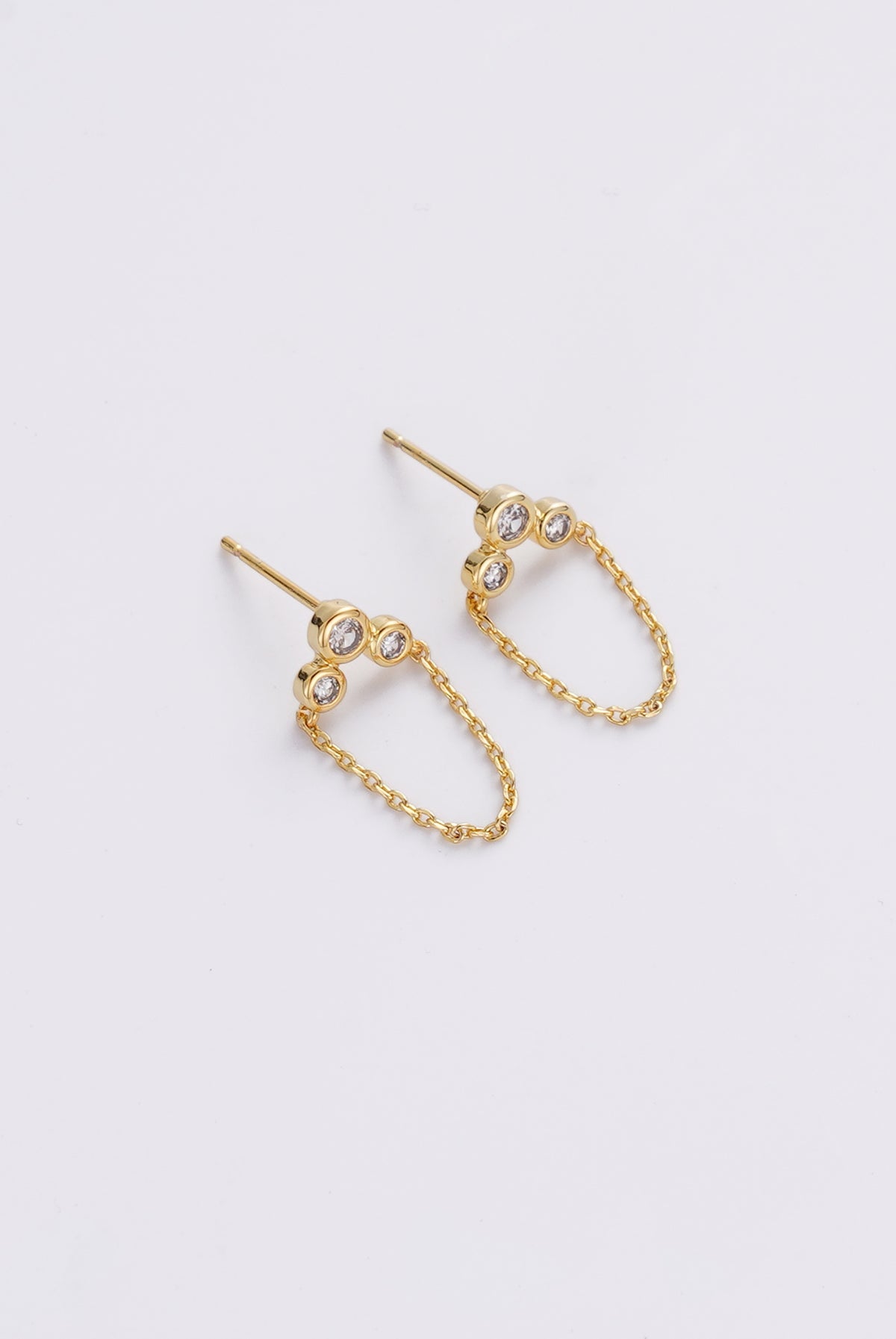 ZAFINO Tia Stud Gold chain earrings with clear gemstones