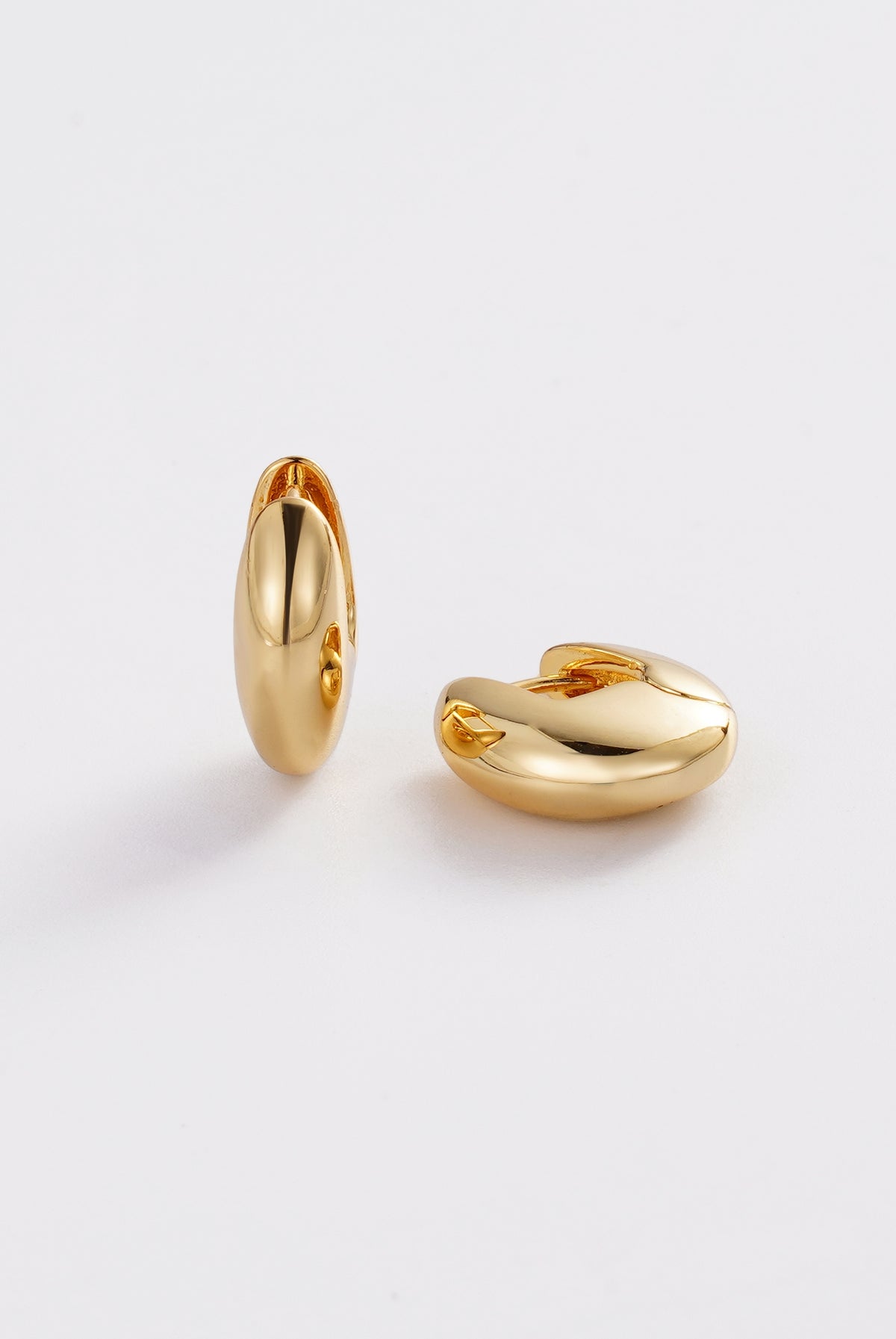 ZAFINO 8183 Carrie Hoop - Gold