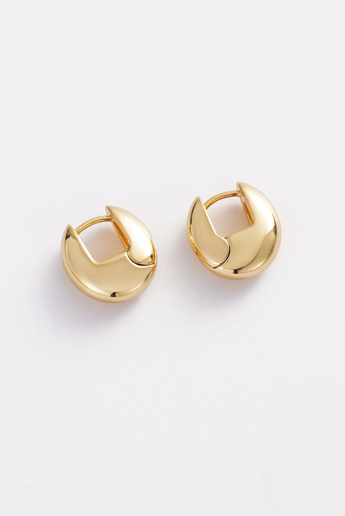 ZAFINO 8183 Carrie Hoop - Gold