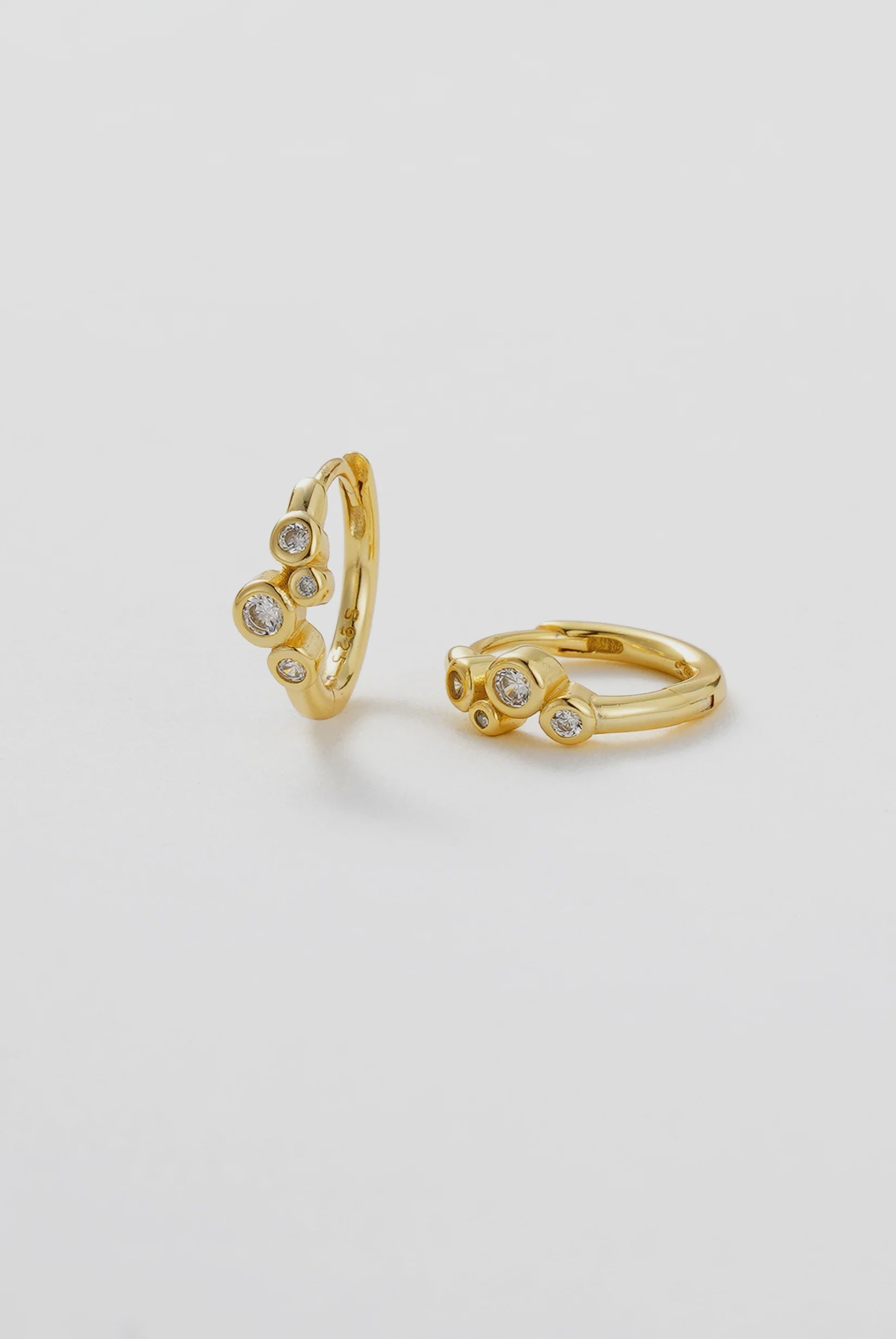 ZAFINO Amy Mini Huggie - Gold 7653