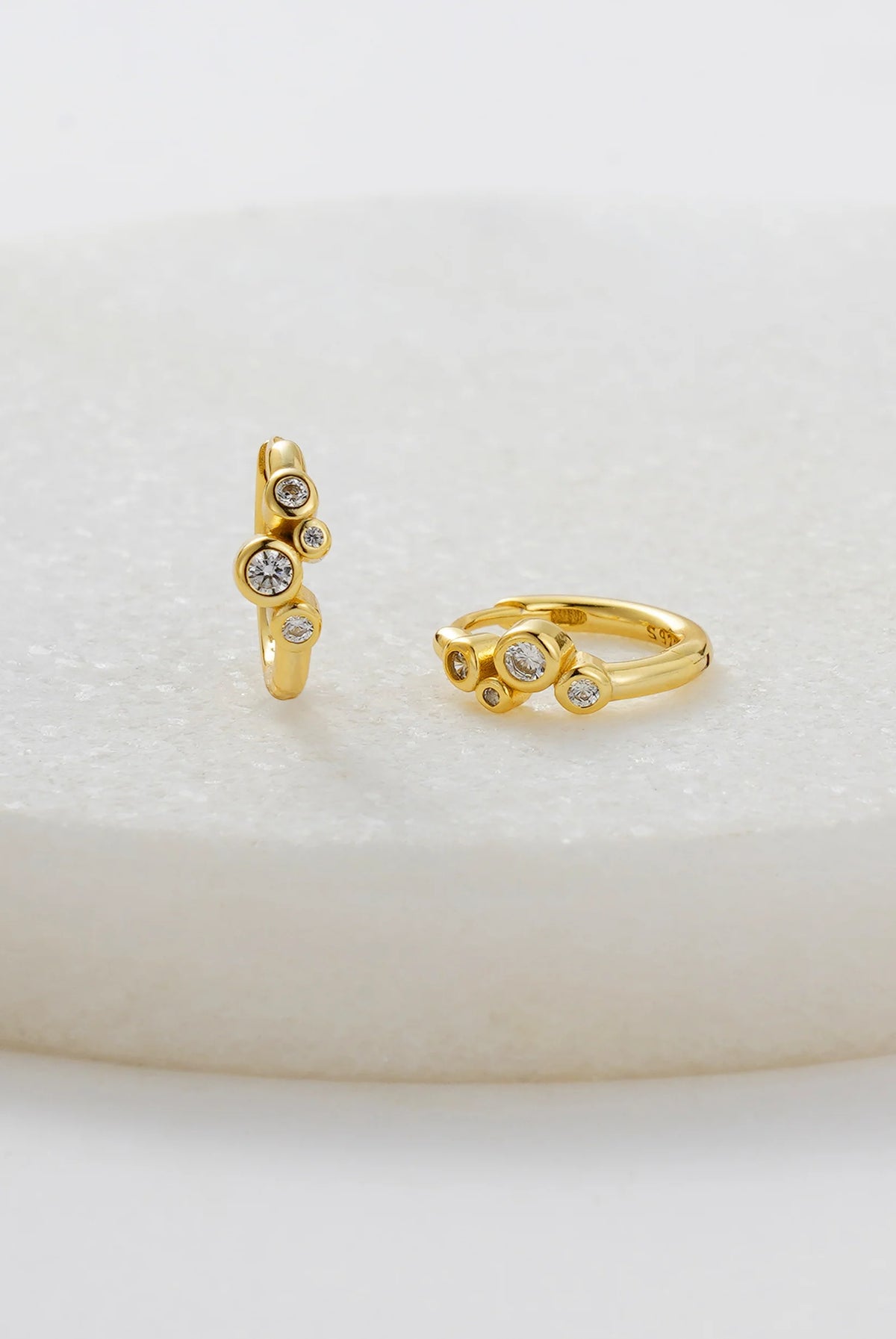 ZAFINO Amy Mini Huggie - Gold 7653