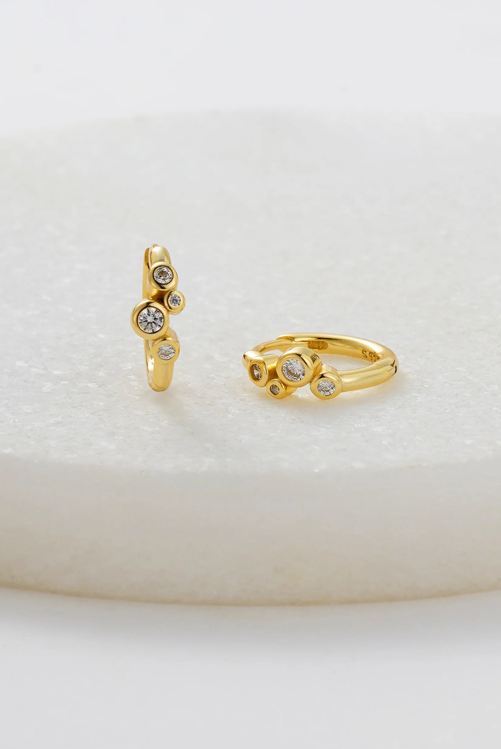 ZAFINO Amy Mini Huggie - Gold 7653