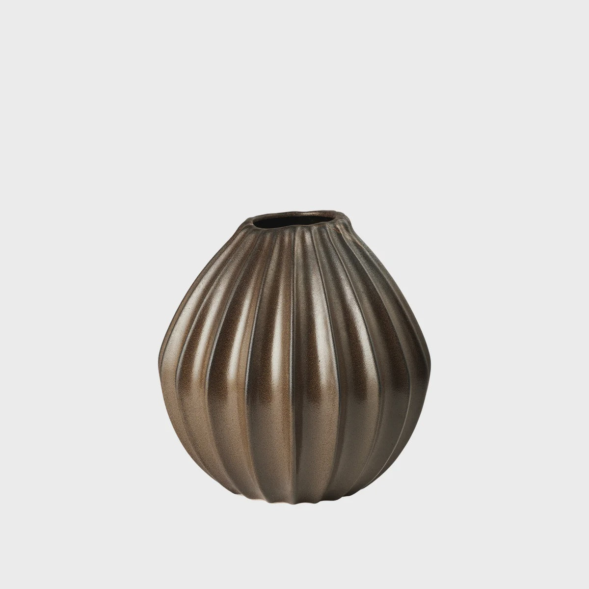 BROSTE Vase Wide Large - Antique Brown Bronze-colored vase with ribbed texture