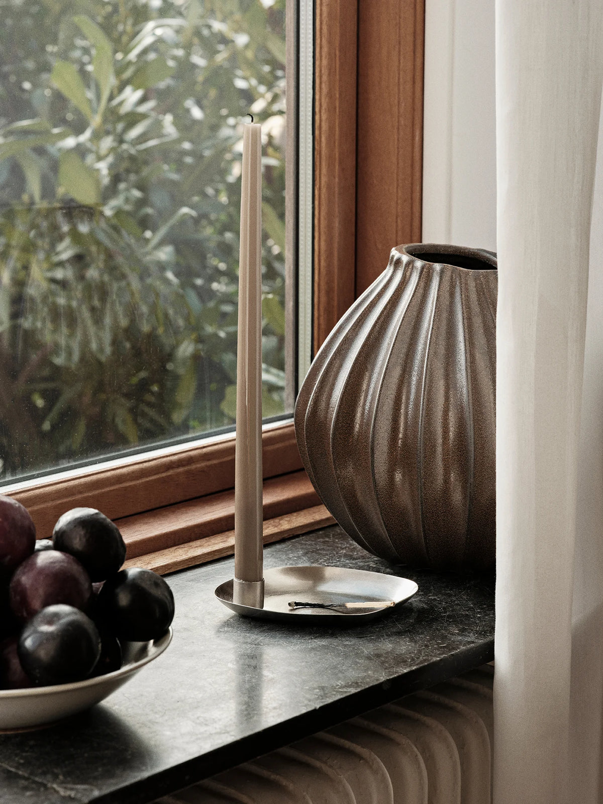 BROSTE Vase Wide Large - Antique Brown Bronze-colored vase with ribbed texture