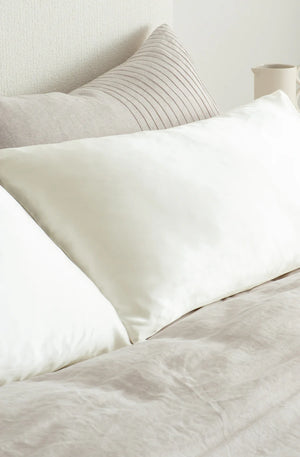 Bianca Lorenne Silk Pillowcase - Pearl