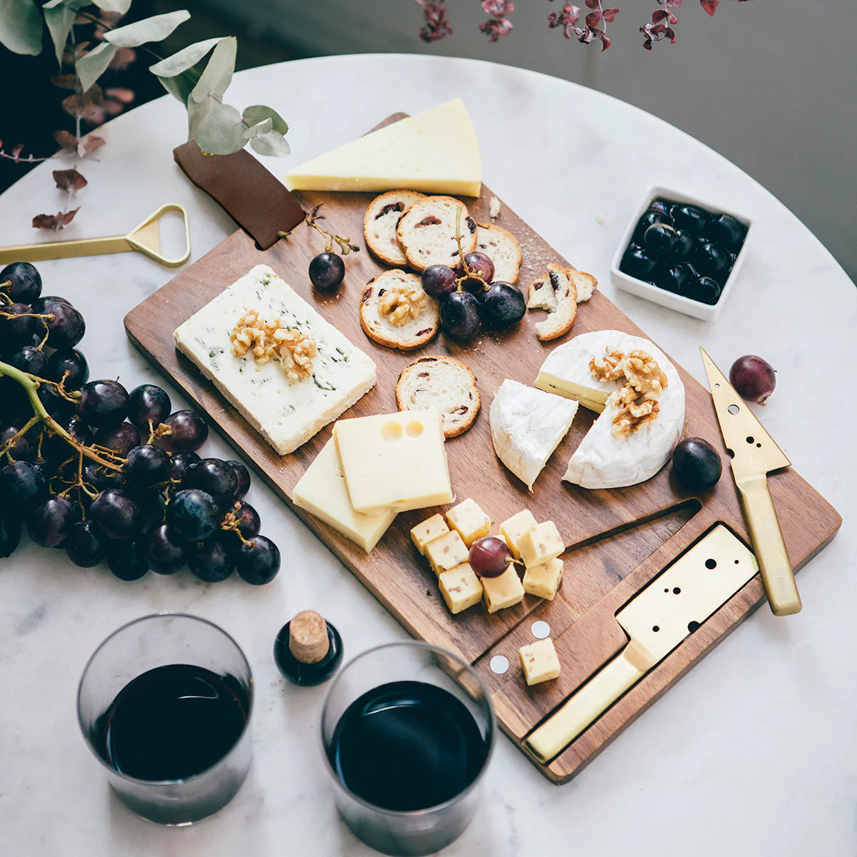 DOIY Cheeseporn Wooden Cheese Board & Knives