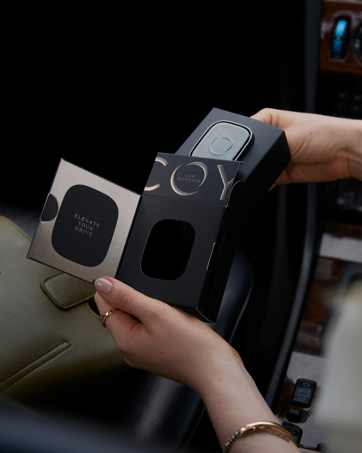 ECOYA Car Diffuser Case (inc 1 Lotus Flower Refill)