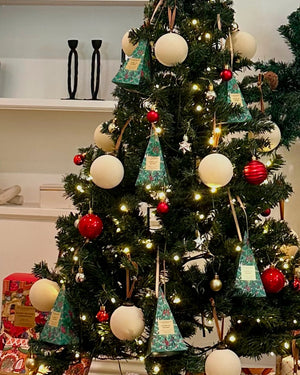 Glasshouse GF 30g Christmas Tree Bauble Candle - Kyoto In Bloom - X26