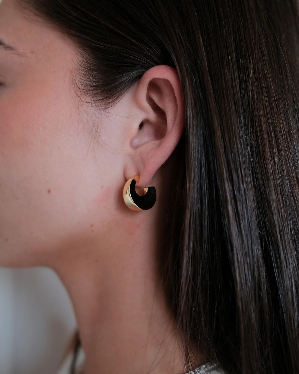 ZAFINO Harper Hoop - Gold - Essential Earring