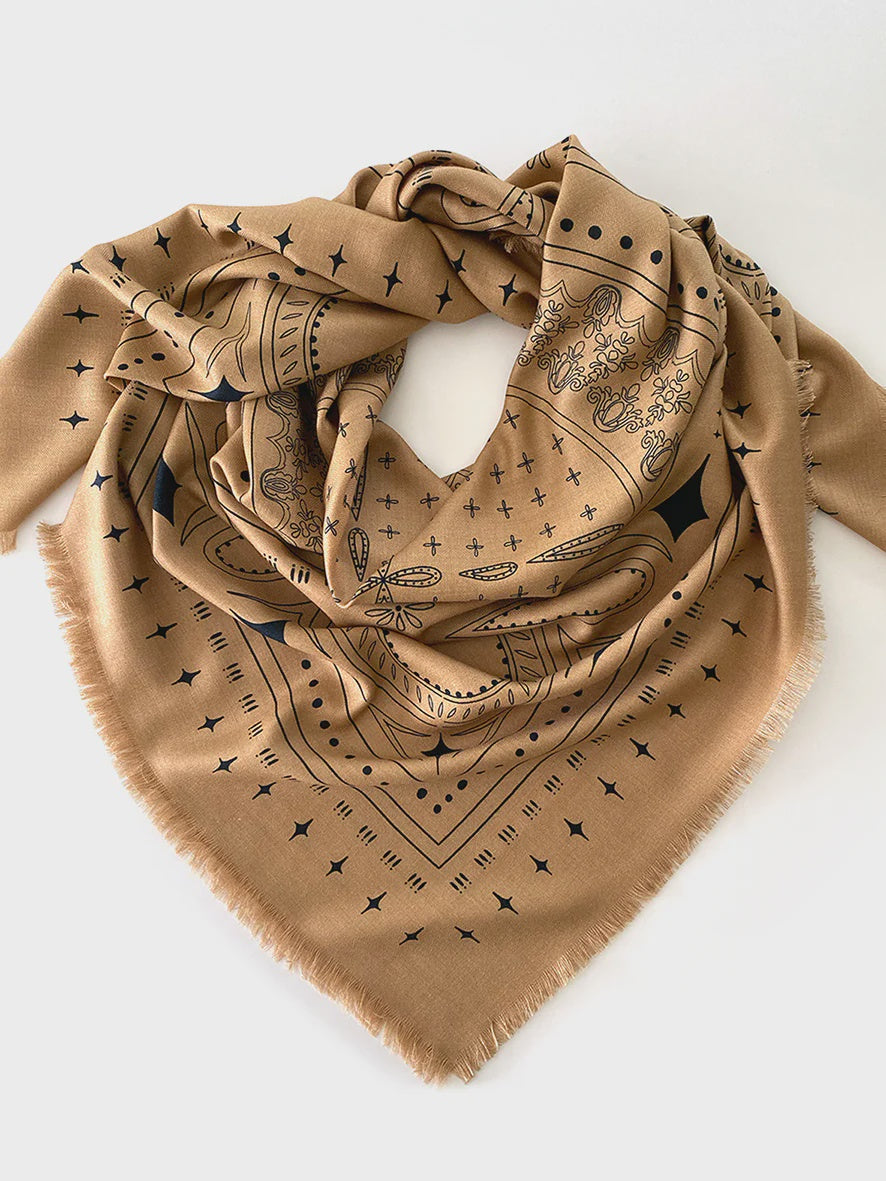 Dark Hampton x Ellie Compton THE HOLDENBeige scarf with black patterns
