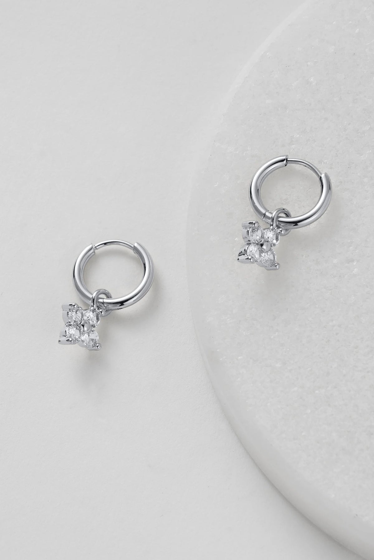 ZAFINO Ivy Mini Drop Huggy - Silver 7652