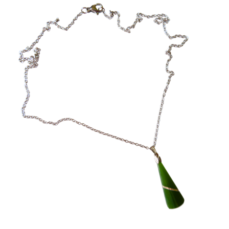 NZ Greenstone Wedge-shaped pendant 3.2cm with silver thread