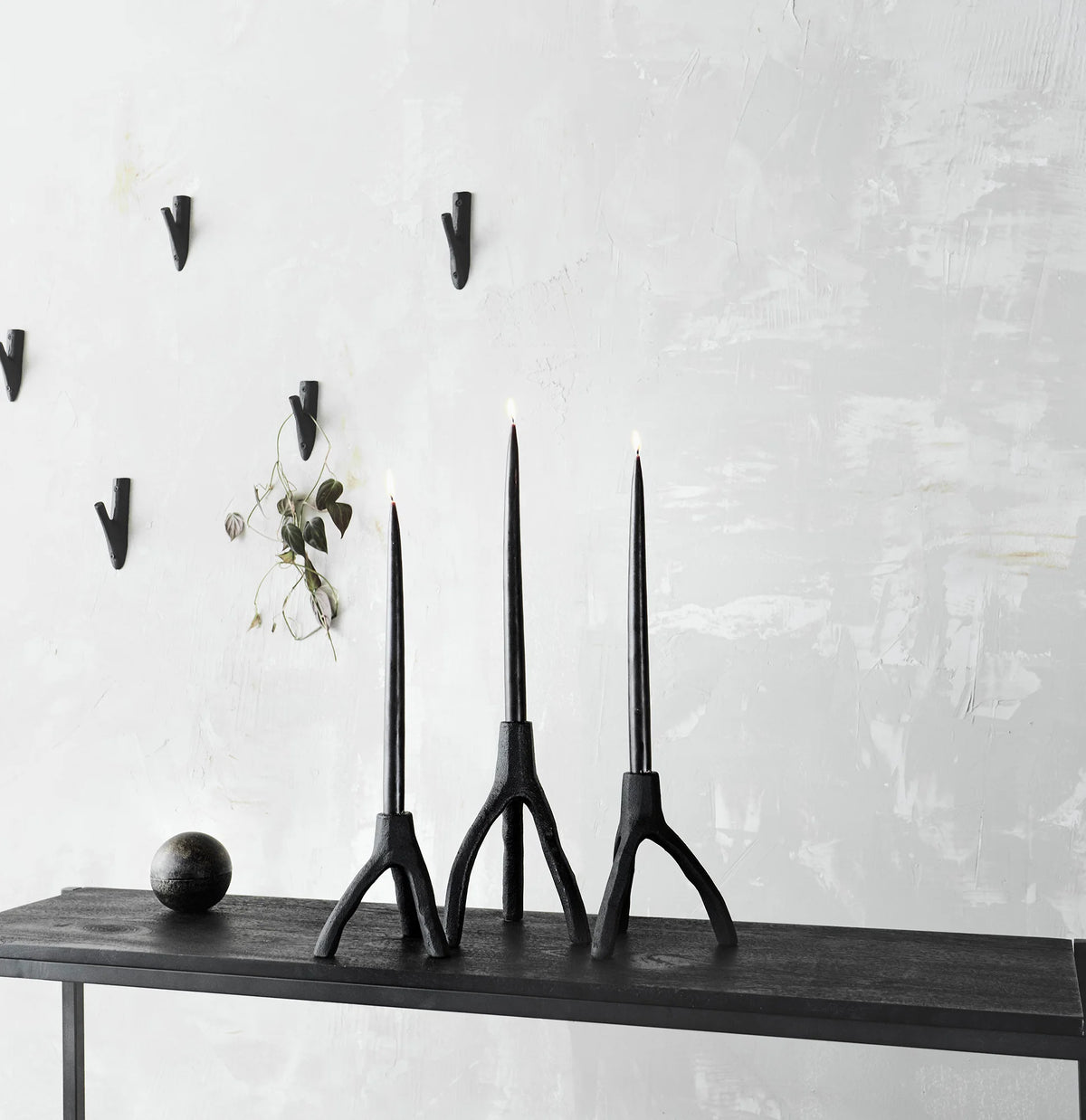 MUUBS Aion Candleholder Black