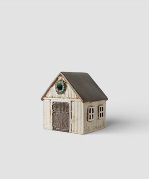 Nordgard Stable with Wreath