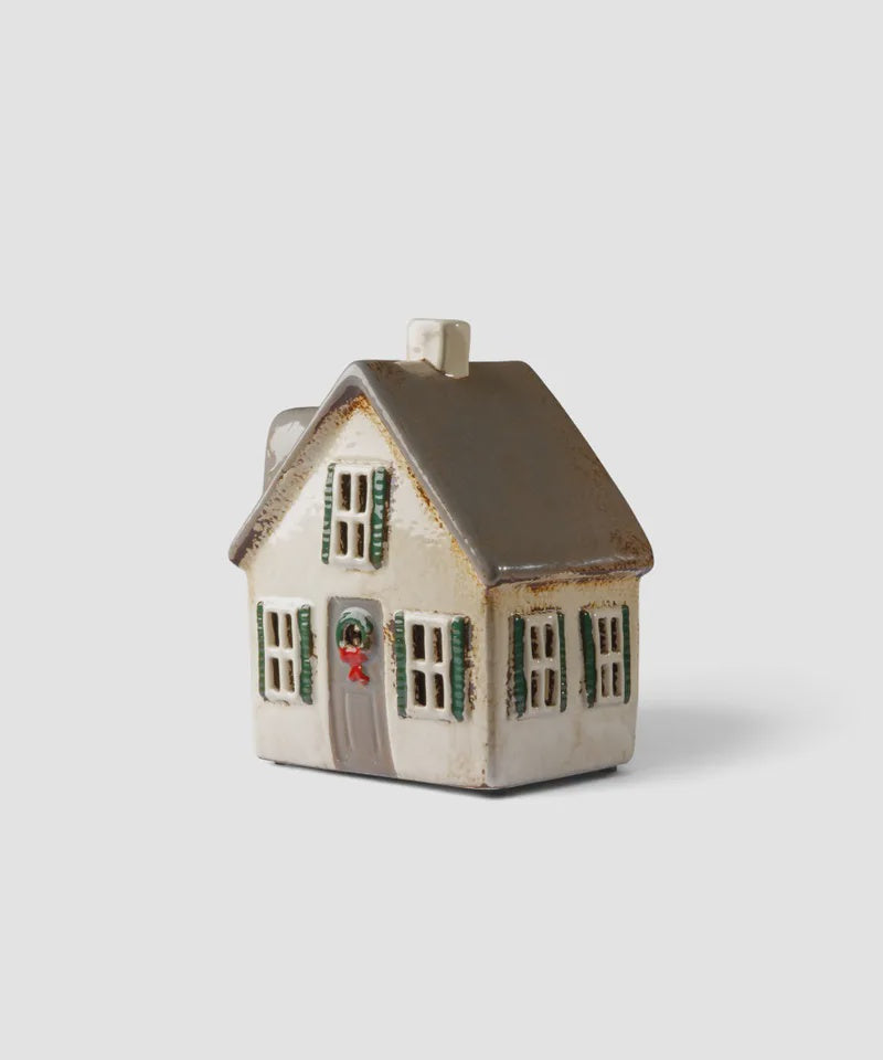 Nordgard Villa with Bow Wreath