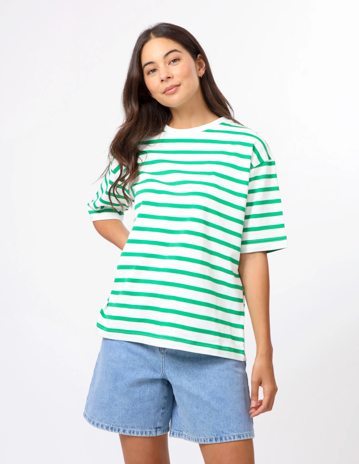 Stella+Gemma Relaxed boxy fit crew neck with drop shoulder sleeves
100% COTTON PORTER-TEE-STRIPE-EMERALD