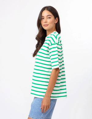 Stella+Gemma Relaxed boxy fit crew neck with drop shoulder sleeves
100% COTTON PORTER-TEE-STRIPE-EMERALD