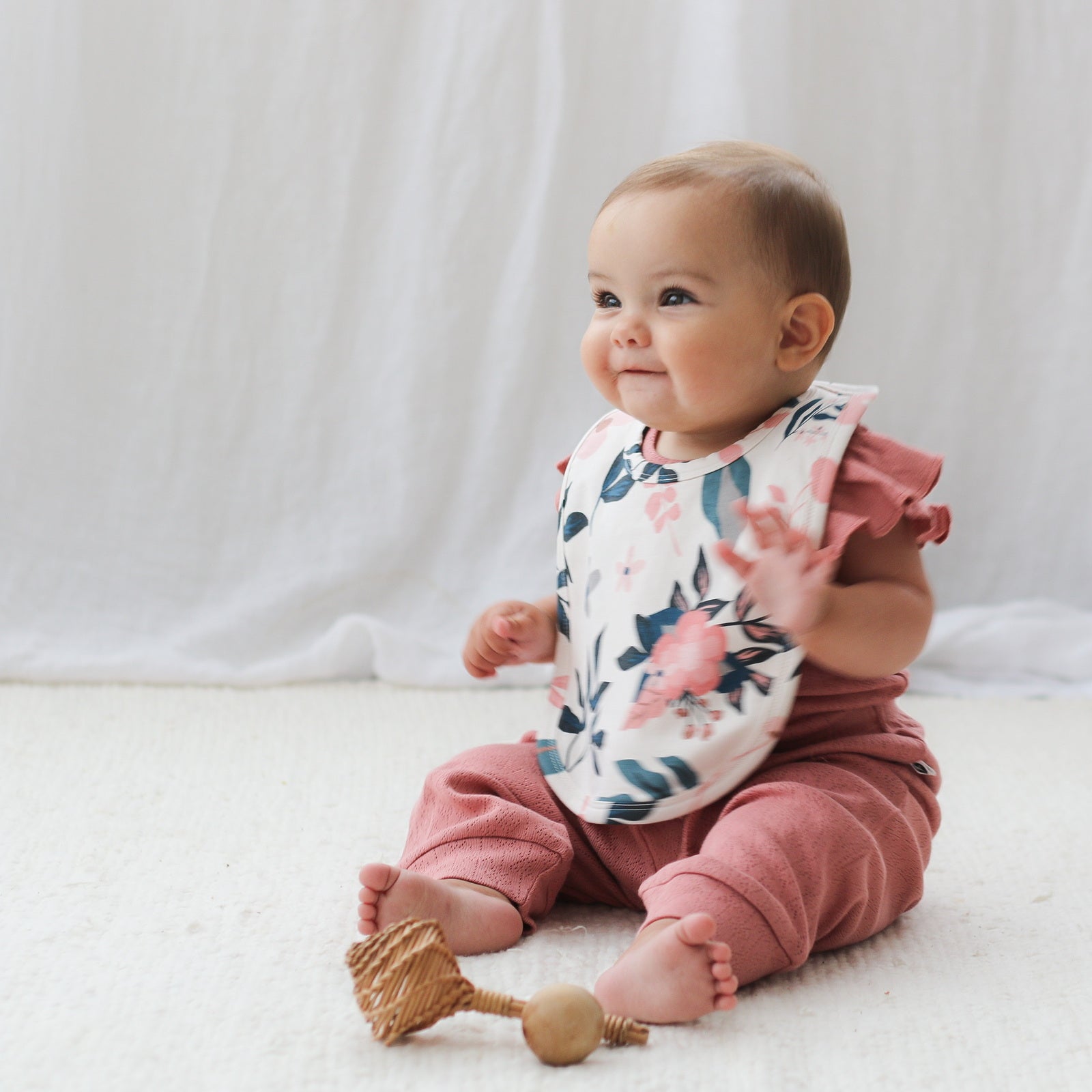 Burrow & Be Feeding Bib - Pink Clementine