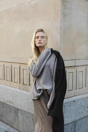 Sophie Store Relaxed Jumper - Donkey 100% Merino