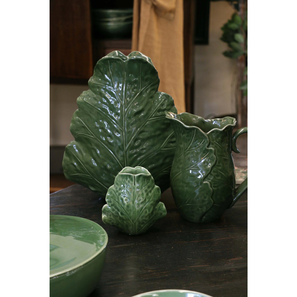 Small Sculptured Leaf Vase Green ceramic leaf-shaped