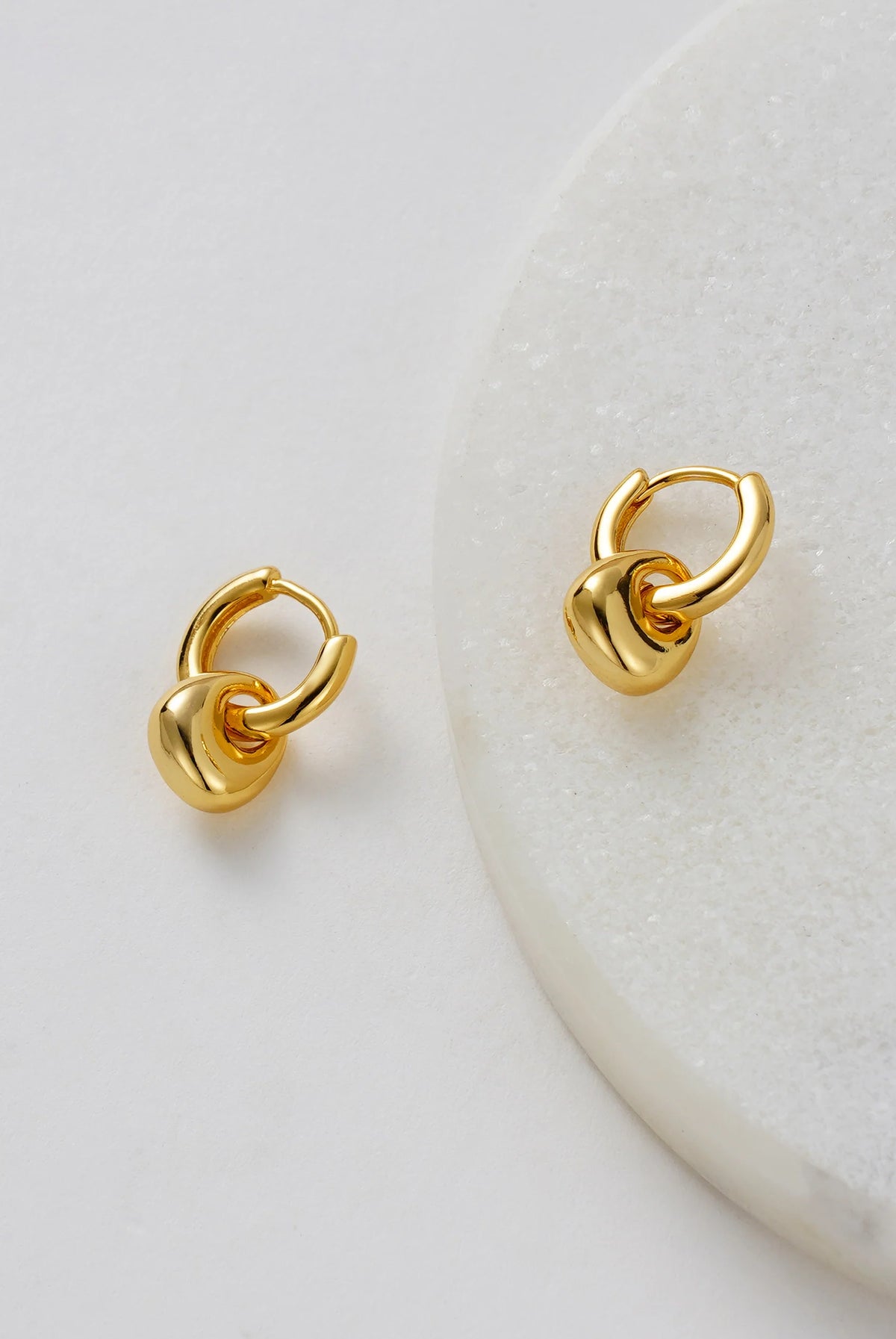 ZAFINO 6723 Sadie Hoop - Gold