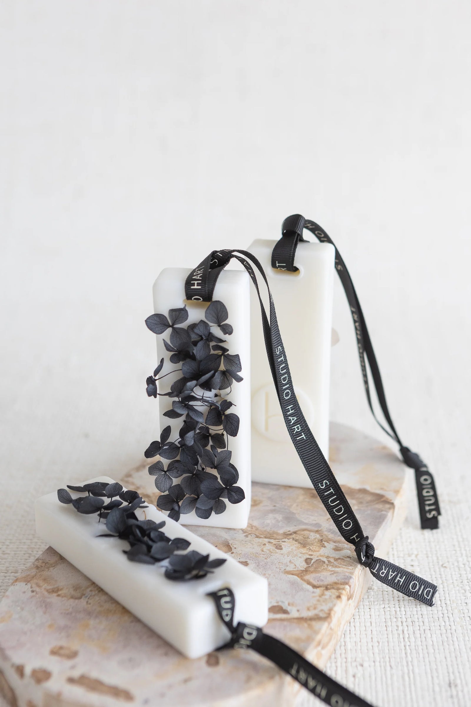 Studio Hart Velvet Wood Wax Tab