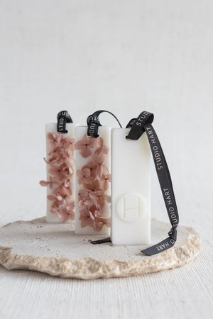 Studio Hart Silk Rose Wax Tab