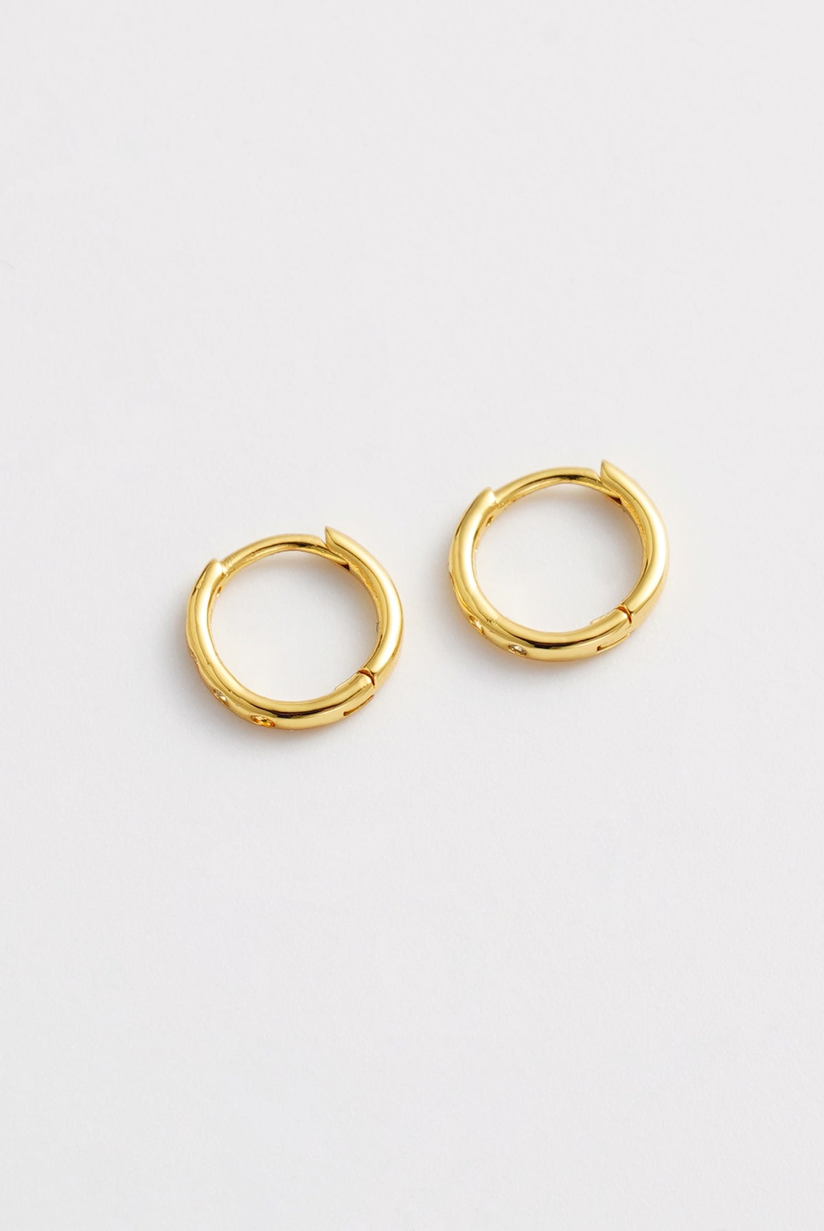 ZAFINO Talia Huggie - Gold hoop earrings with embedded stones