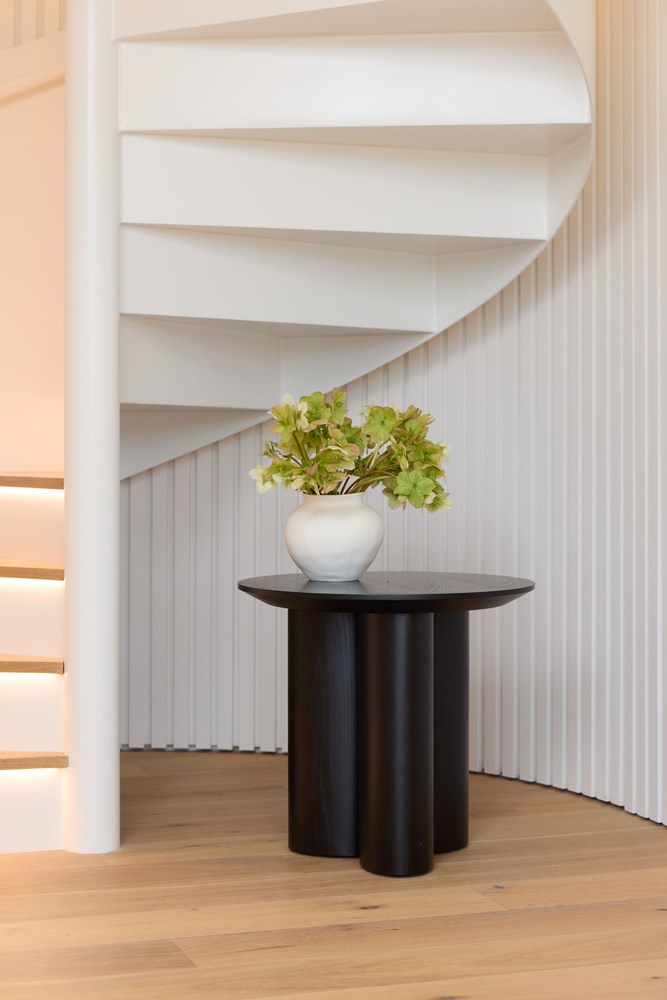 Venus Vase Ned Collections