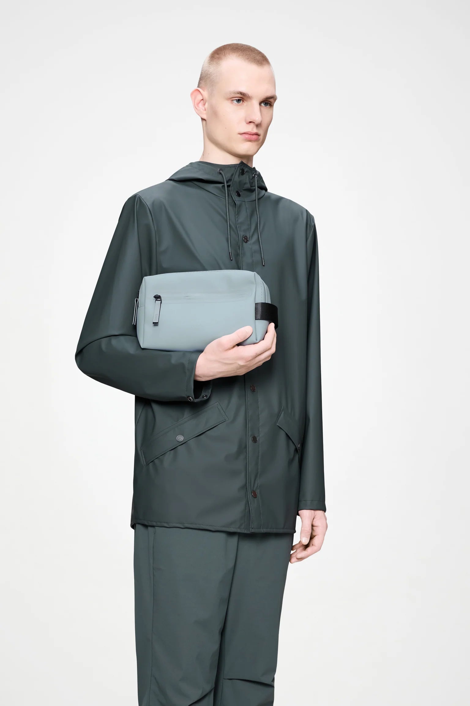 RAINS Wash Bag Zip W3 - Pool Light blue pouch