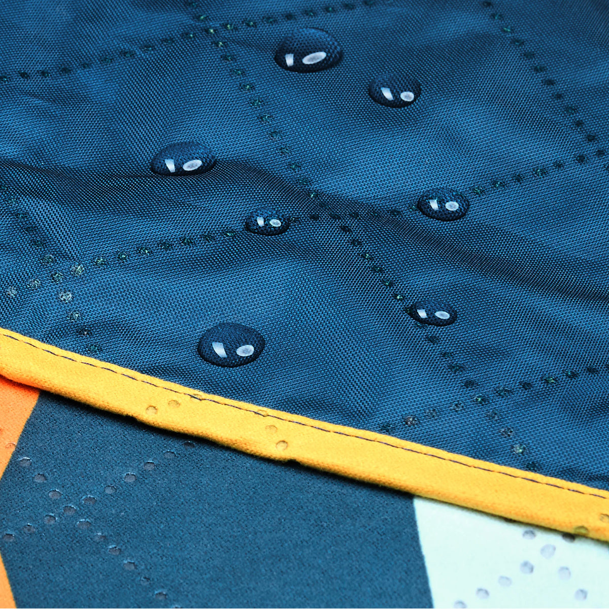 Dock & Bay Beach Blanket Large Bananarama Colorful banana-patterned picnic blanket