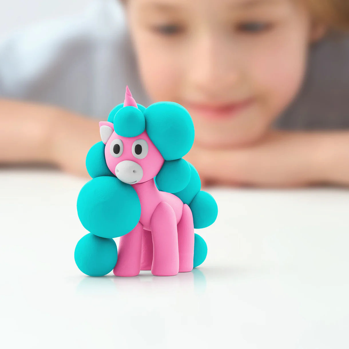 Hey Clay Rainbow Unicorns 15 Cans playset with clay containers and tools