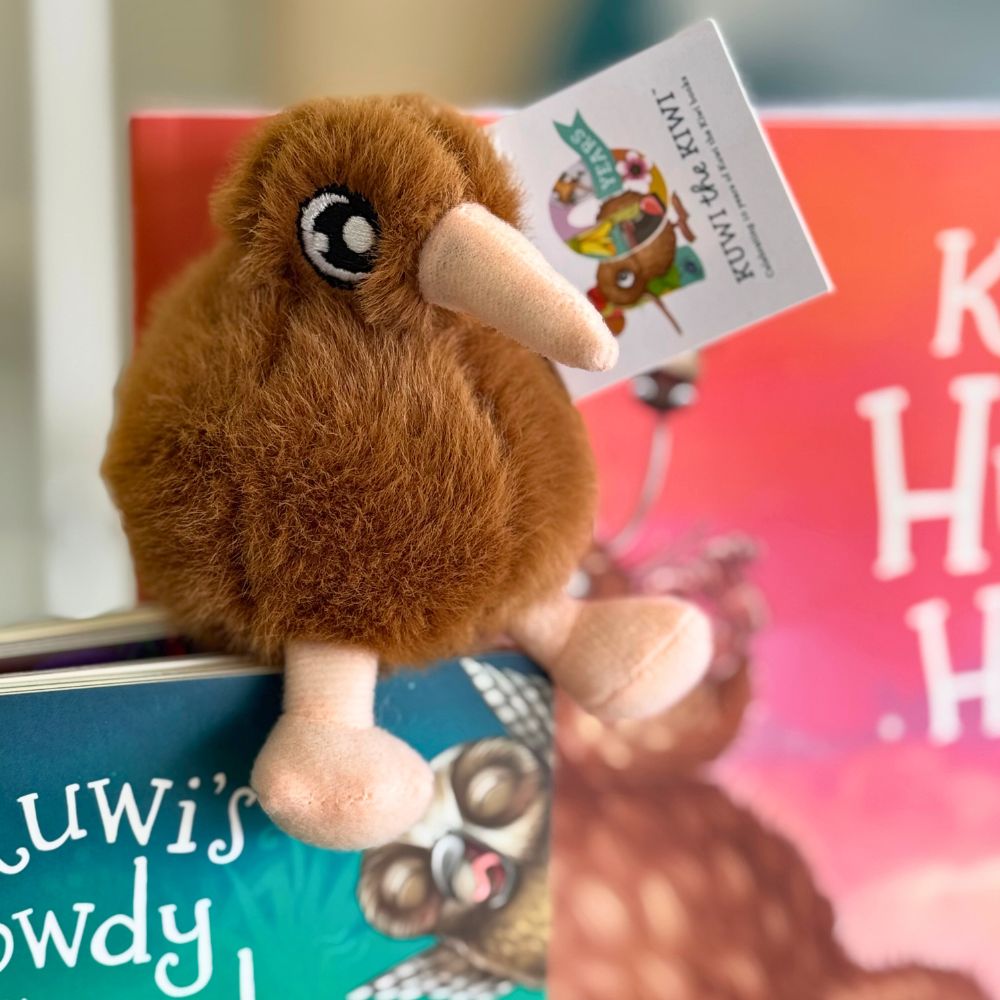 ILLUSTRATED PUBLISHING KUWI THE KIWI SOFT TOY SMALL Mini